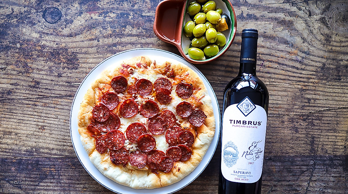 Pizza und Wein