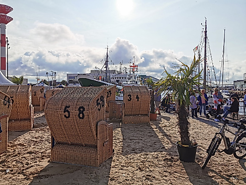 Bremerhavener Matjestage & HafenSpektakel
