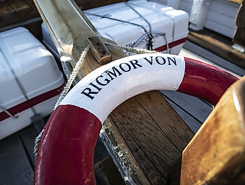 Rettungsring auf dem Deck der Rigmor von Glückstadt
