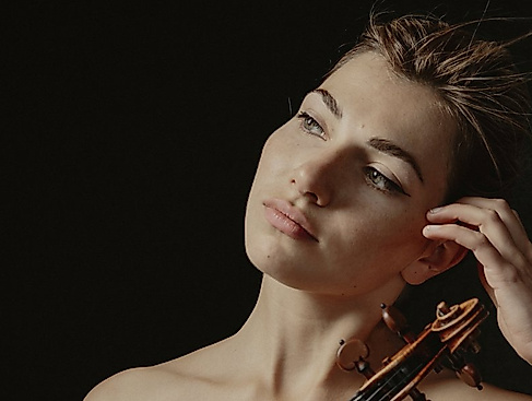 Diana Tishchenko, Violine
