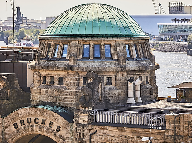Touristinformation an den Landungsbrücken Hamburg