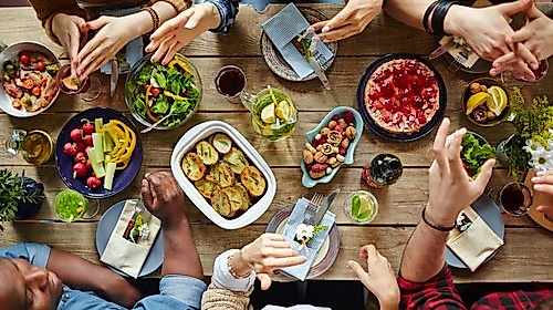 Dine and Dialogue – Was hält und trägt mich im Miteinander?