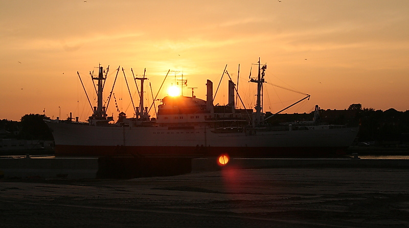 Sundowner Fahrt CUXHAVEN - HAMBURG