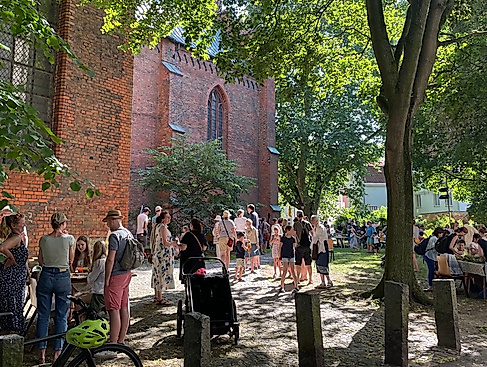 Sommerfest rund um St. Aegidien mit Pastorin Nicola Nehmzow und Team (Kopie)
