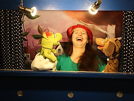 kindertheater-april-kollin-drache_foto-kindertheater-kollin-klaeff_klein