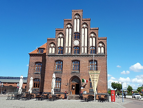 Zum Fischbrötchenessen nach Wismar