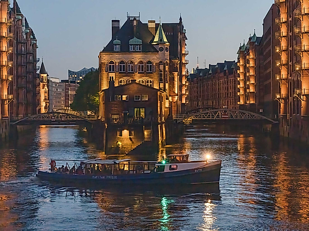 wasserschloss-barkasse