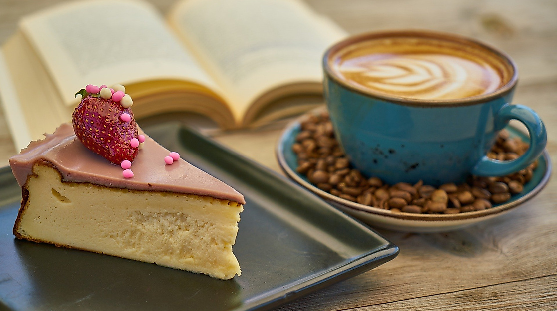 cheesecake-heaven_latte-4271743_1920_c-bild-von-engin-akyurt-auf-pixabay