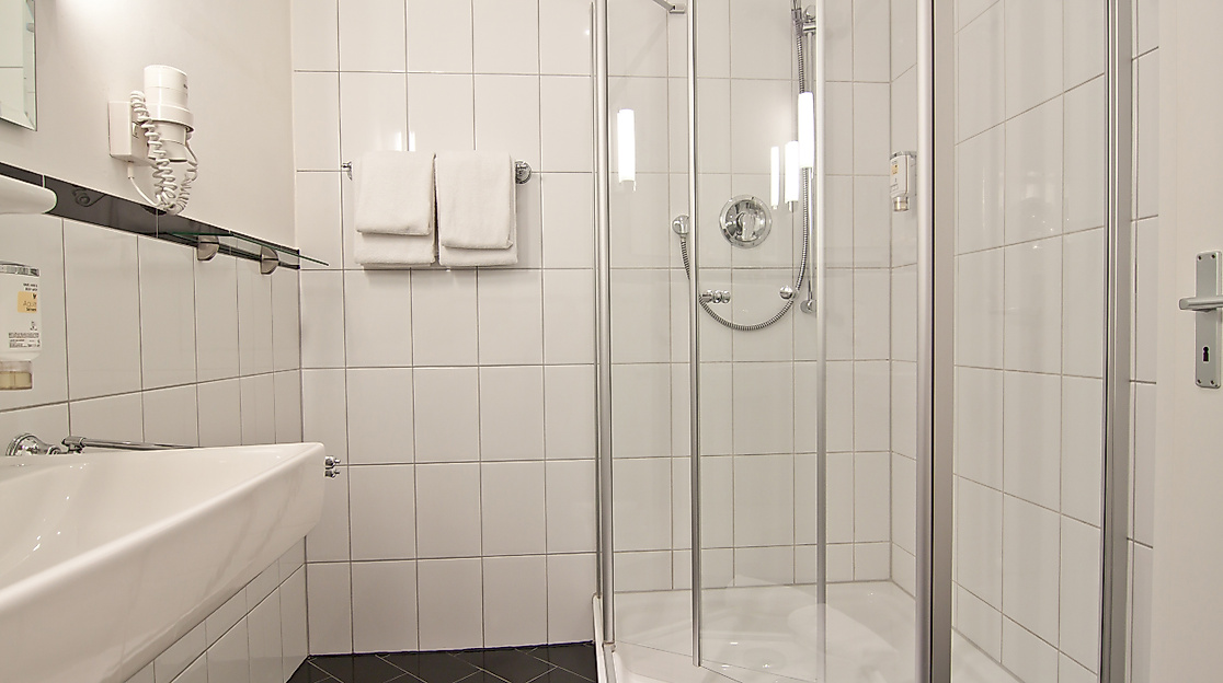 Novum Hotel Kronprinz Hamburg: Bad
