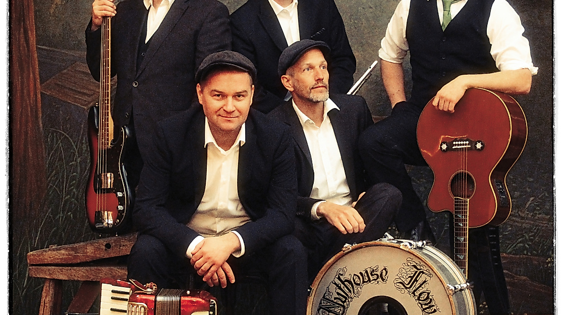 Nuthouse_Flowers_Color Rahmen