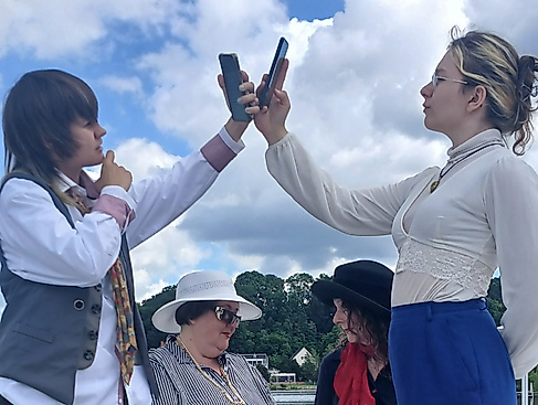Kultursommer im COURAGE: Das courage-theater mölln präsentiert „Tinderella“ - Ein Lust-Spiel