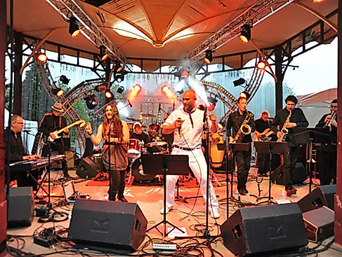 Funktomas & Four Funky Friench Friends