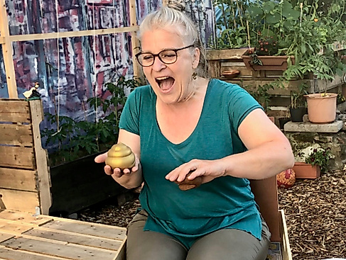 Ach Du Scheiße! "Oh, wer sitzt denn da auf dem Klo?!"