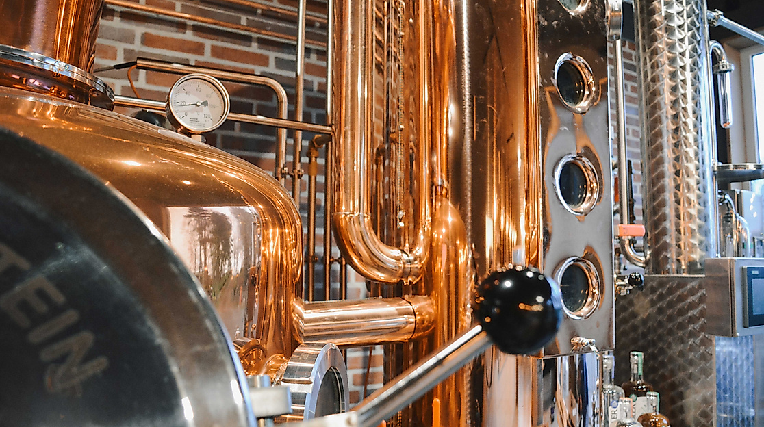 Unsere Brennanlage – hier beginnt alles. Hier wird aus Rohstoff Charakter.