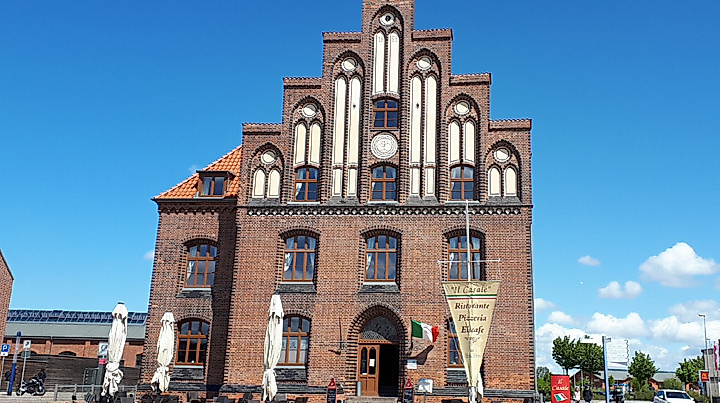 Zum Fischbrötchenessen nach Wismar
