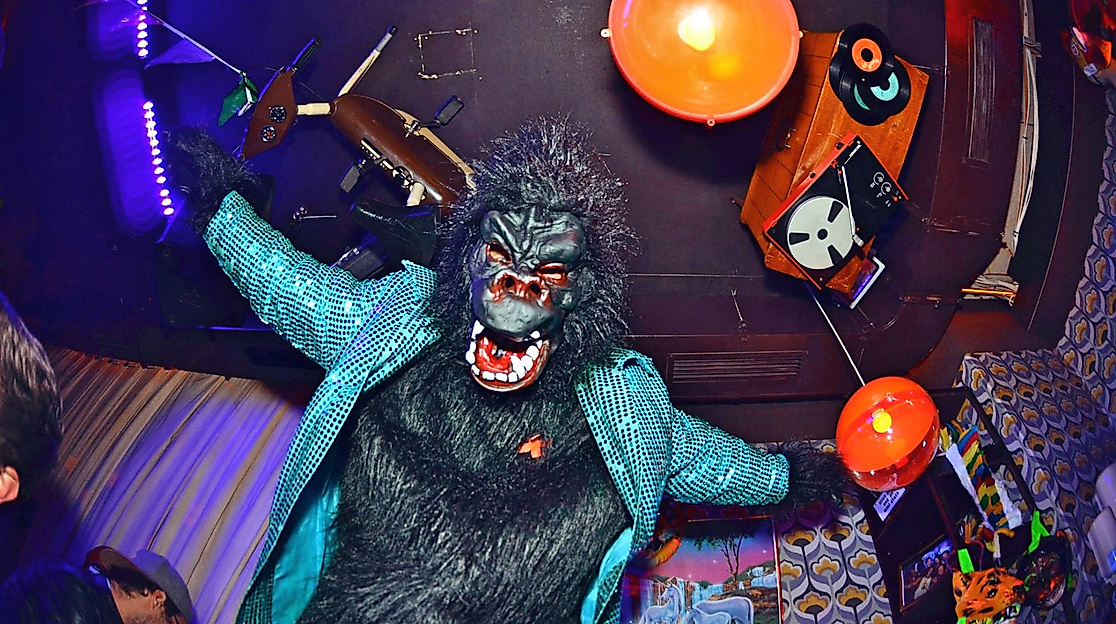 Sommersalon Affenmaske