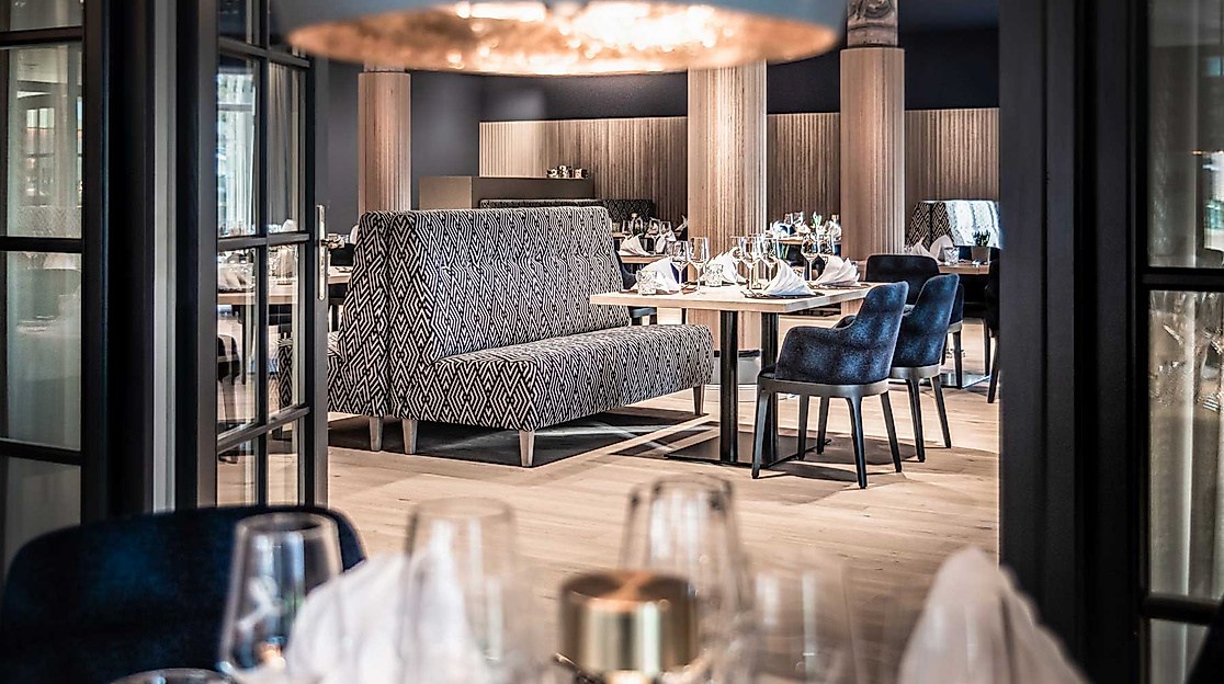 restaurant-lemsahler_restaruantansicht_blick-von-draussen_c-steigenberger-hotel-treudelberg_1