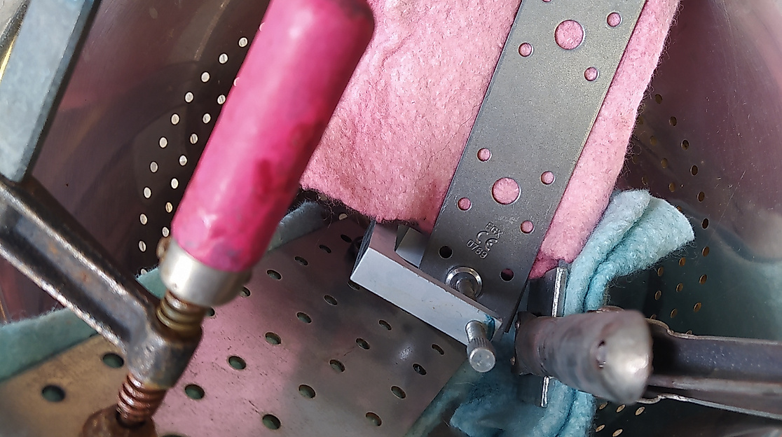 Farbspiele mit Säurefarben auf Filz