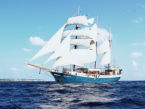 atlantis-unter-segeln