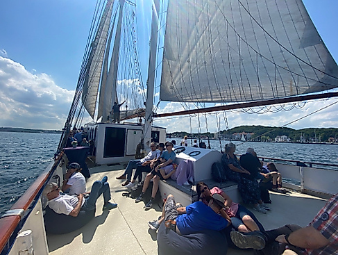 minerva-gluecklich-und-erschoepft