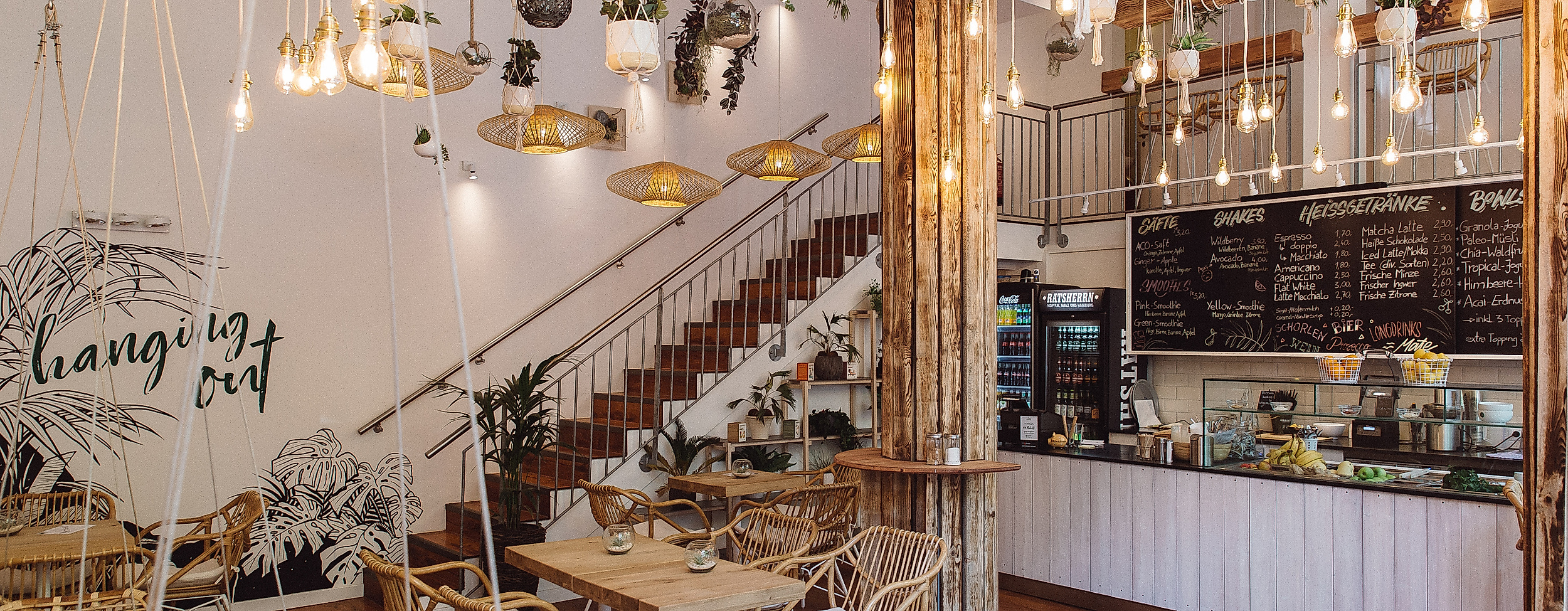 hangingoutcafe_c_kimundlasse_1