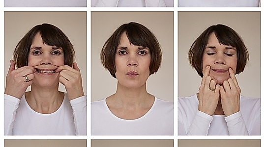 050(01) Gesichtsyoga