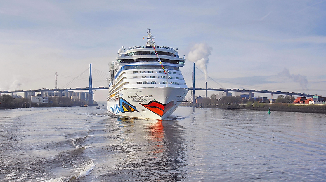 aidabella-vor-der-koehlbrandbruecke_c-2015-christian-spahrbier_02