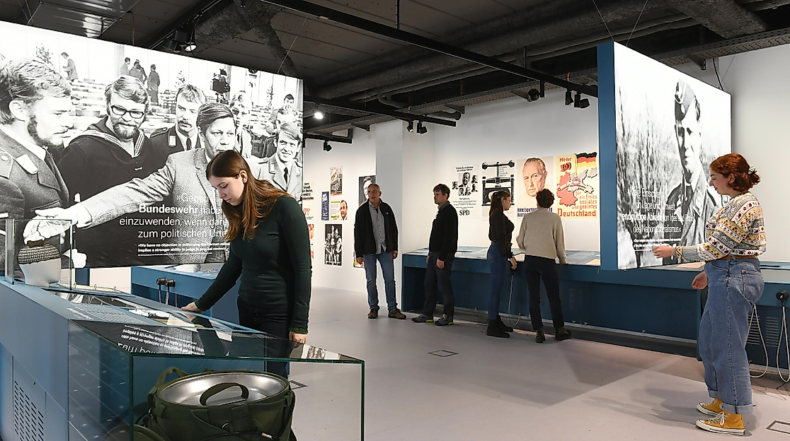 Ausstellung "Schmidt! Demokratie leben"