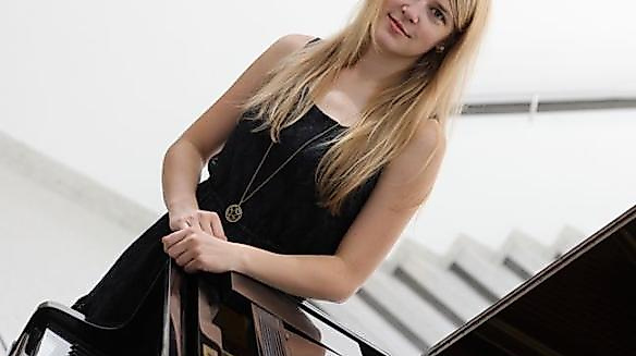 Die junge Jazz-Pianistin Victoria Pohl