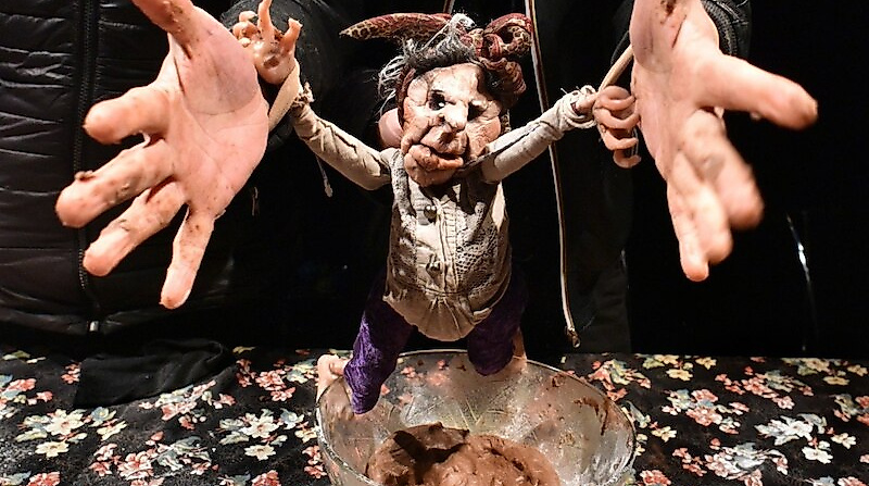 Ginger Bread House - cannibalistic music & horrific puppeteering
