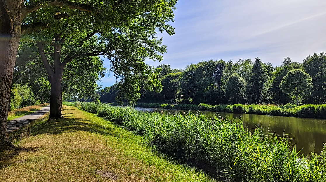Fahrgastschiff Lüneburger Heide auf dem Elbe-Lübeck-Kanal
