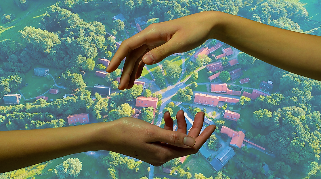 Interaktives-Rollenspiel_Visionen-vom-Geben-&-Nehmen_c_Stefano-Oppo_Skyimage21