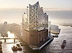 Luftaufnahme der Elbphilharmonie bei Sonnenaufgang