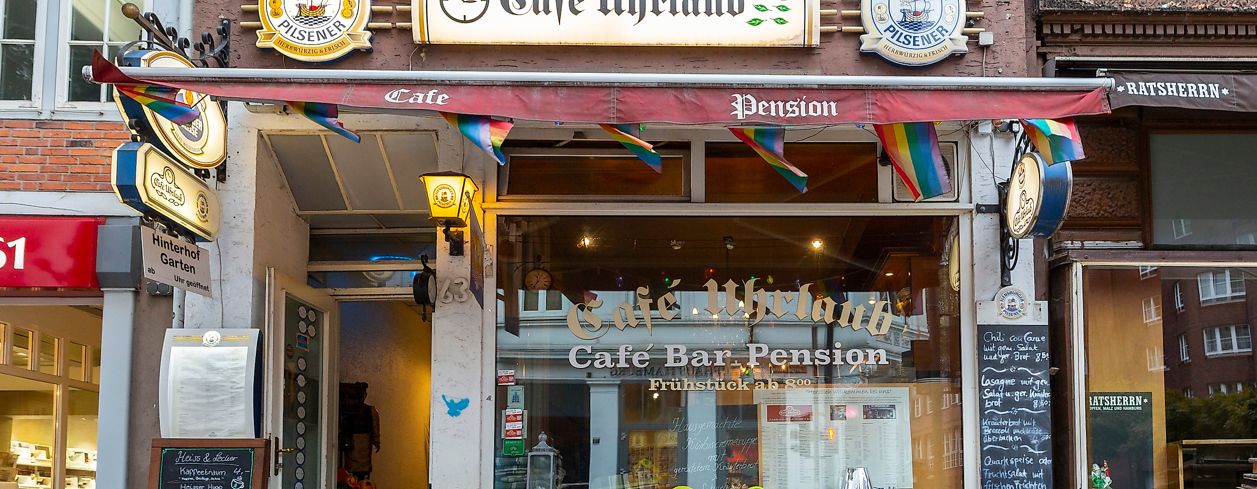 lee_maas_timo_sommer_stgeorg_cafe_urlaub_3000px_argb_420_1