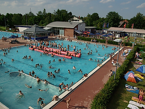 Warmwasserfreibad Roland Oase Bad Bramstedt