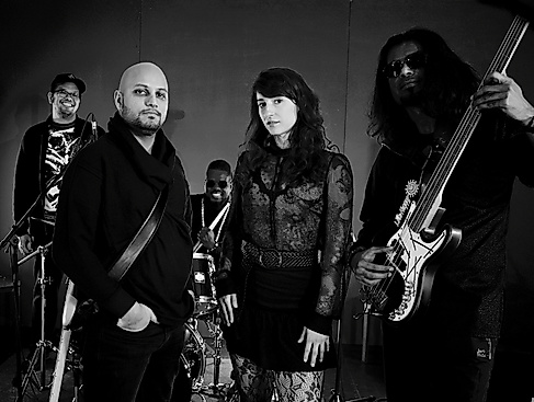 Die Band Mirage World