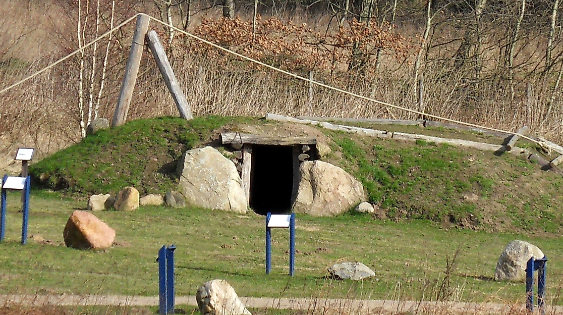 Steinzeitpark Dithmarschen: Megalithgrab