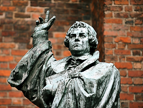 Das Lutherdenkmal an der Marktkirche in Hannover (Foto aus 2011)