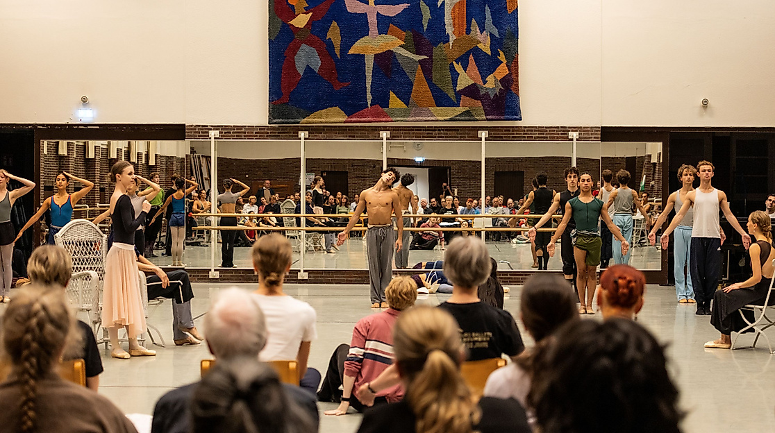 2025_13_9_theaternacht_2025__kiran_west_1z7a1696