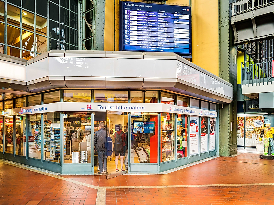 touristinfo-am-hauptbahnhof_c-andreas-vallbracht