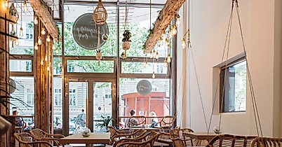 hangingoutcafe_c_kimundlasse_3