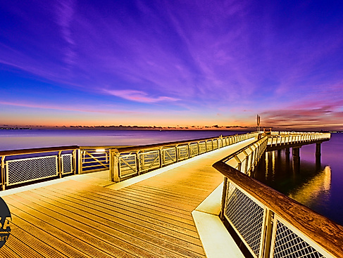 Seebrücke vor Sonnenaufgang