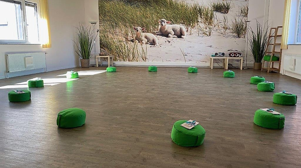 Bildungsurlaub oder Intensivwoche Yoga im Raum Harmonie oder Raum Deichwiese