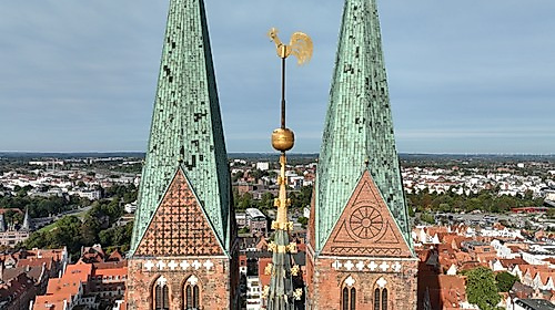 „Schritt für Schritt in die Höhe – der sanfte Turmaufstieg"