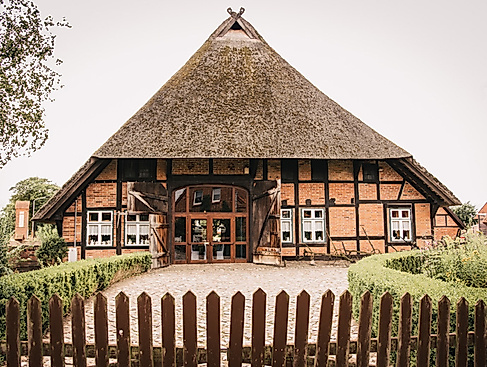 Zum Rauchhaus nach Möllin