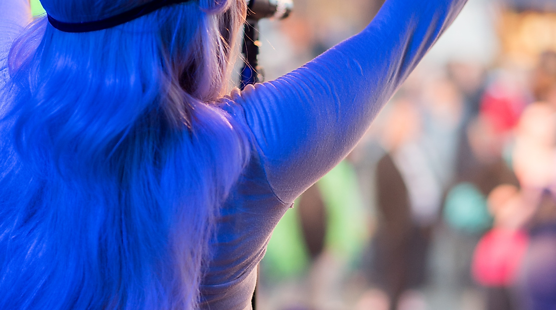 Sängerin auf der Bühne