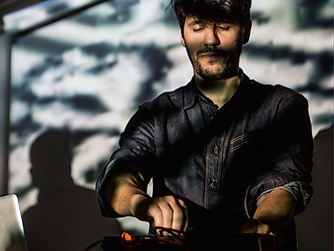 Los Bosques (Latin / Downtempo) [Live concert + DJ Set by Calavera]