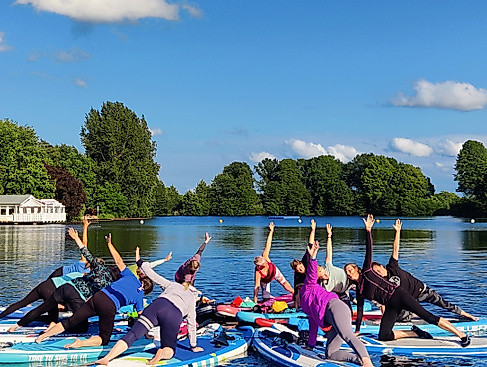 Keine Vorkenntnisse notwendig – weder im SUP noch im Yoga