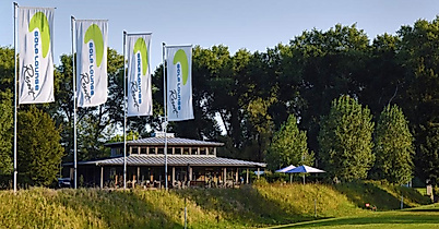 Golf Lounge Resort von Außen