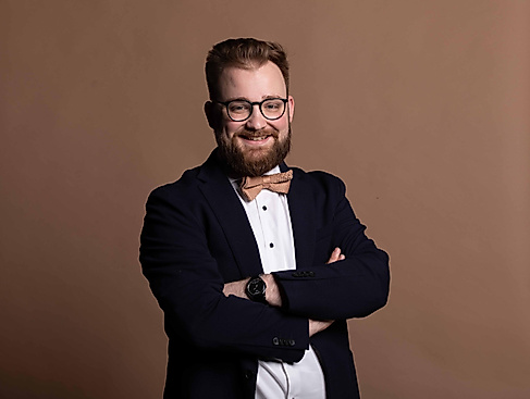 IMPRO COMEDY VS. POETRY SLAM